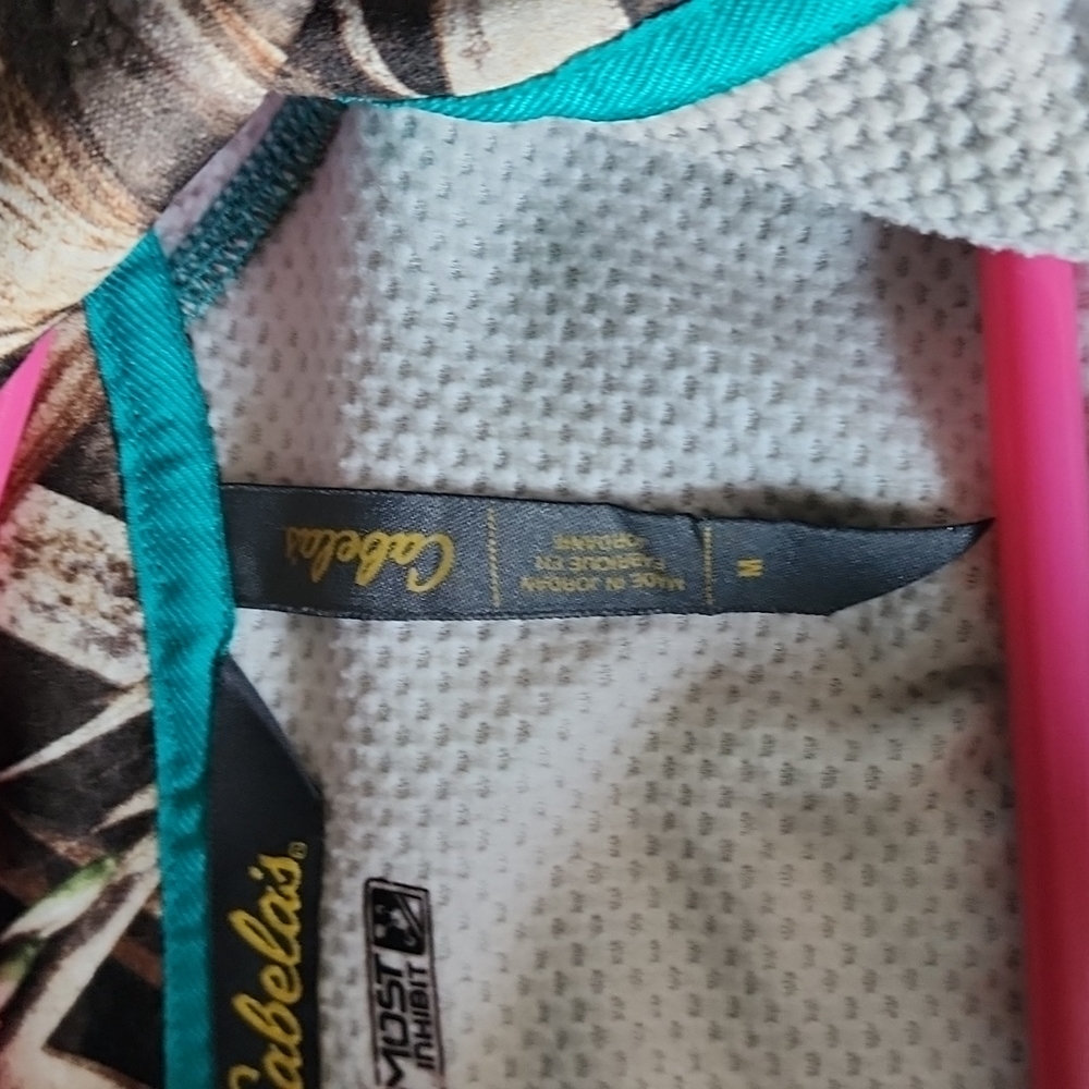 Cabelas Perfet Condition - image 7